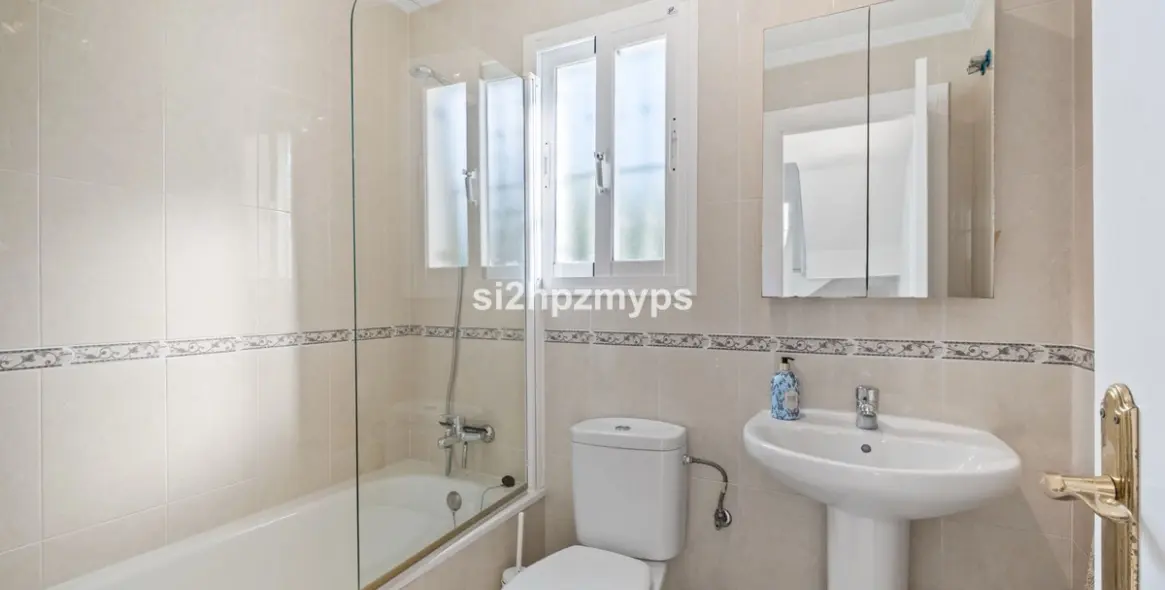 Sale of detached villa in Torrox 13