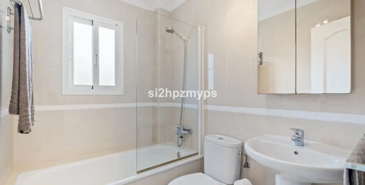 Sale of detached villa in Torrox 17