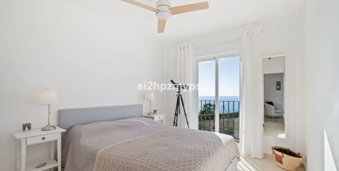 Sale of detached villa in Torrox 18