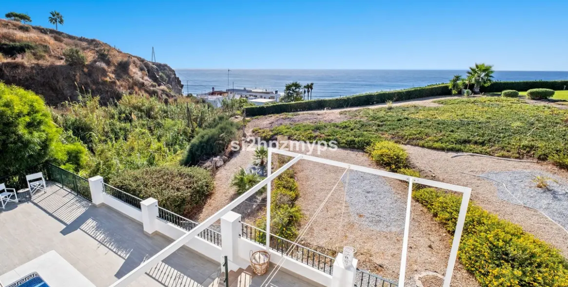 Sale of detached villa in Torrox 24