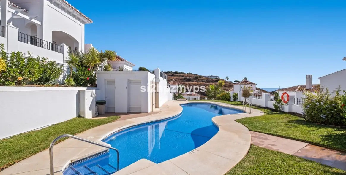 Sale of detached villa in Torrox 34
