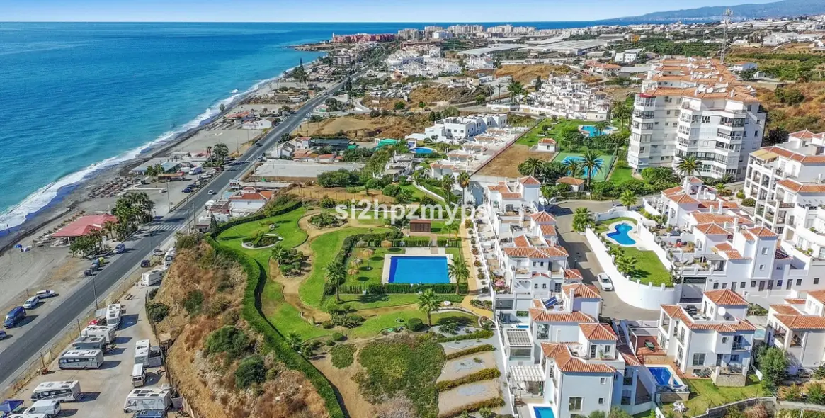Sale of detached villa in Torrox 38