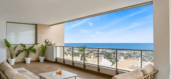 Sale of middle floor apartment in Benalmadena Costa 0