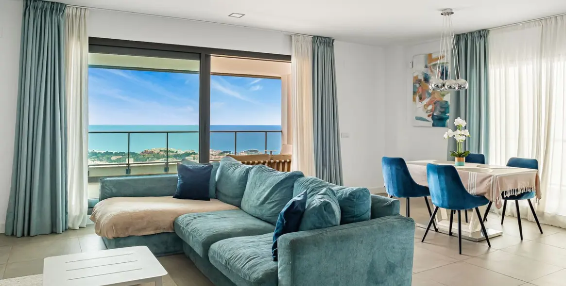 Sale of middle floor apartment in Benalmadena Costa 4