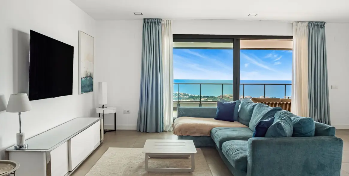 Sale of middle floor apartment in Benalmadena Costa 5