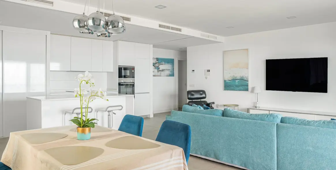 Sale of middle floor apartment in Benalmadena Costa 7