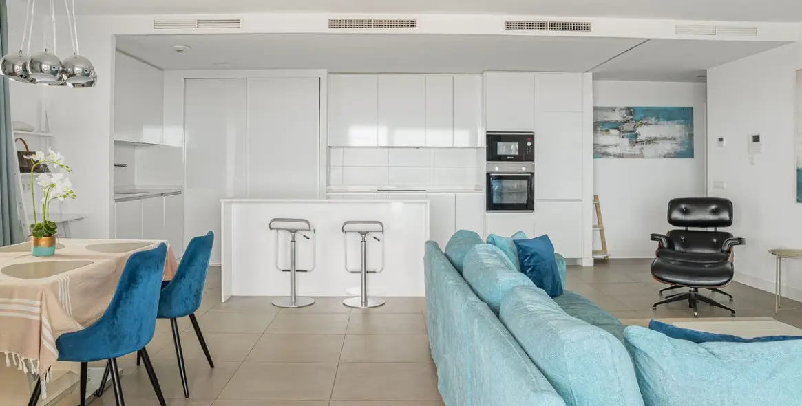 Sale of middle floor apartment in Benalmadena Costa 8