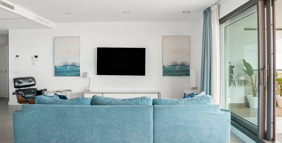 Sale of middle floor apartment in Benalmadena Costa 10