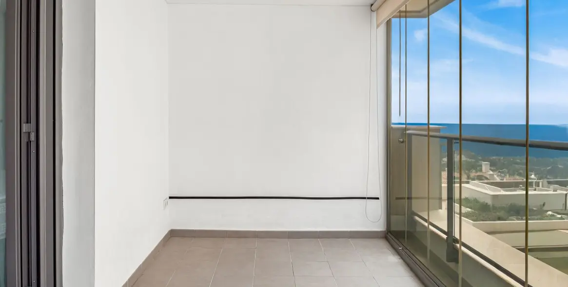 Sale of middle floor apartment in Benalmadena Costa 29