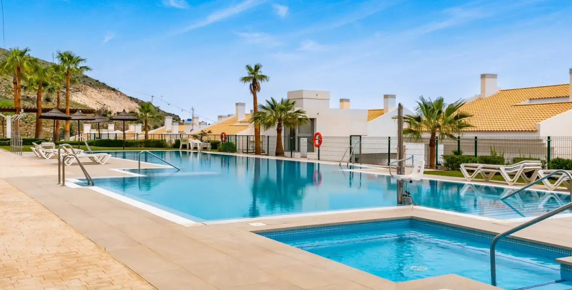 Sale of middle floor apartment in Benalmadena Costa 31