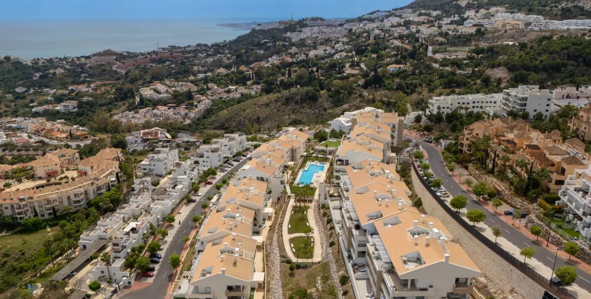 Sale of middle floor apartment in Benalmadena Costa 39
