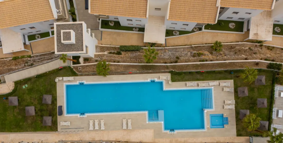 Sale of middle floor apartment in Benalmadena Costa 42