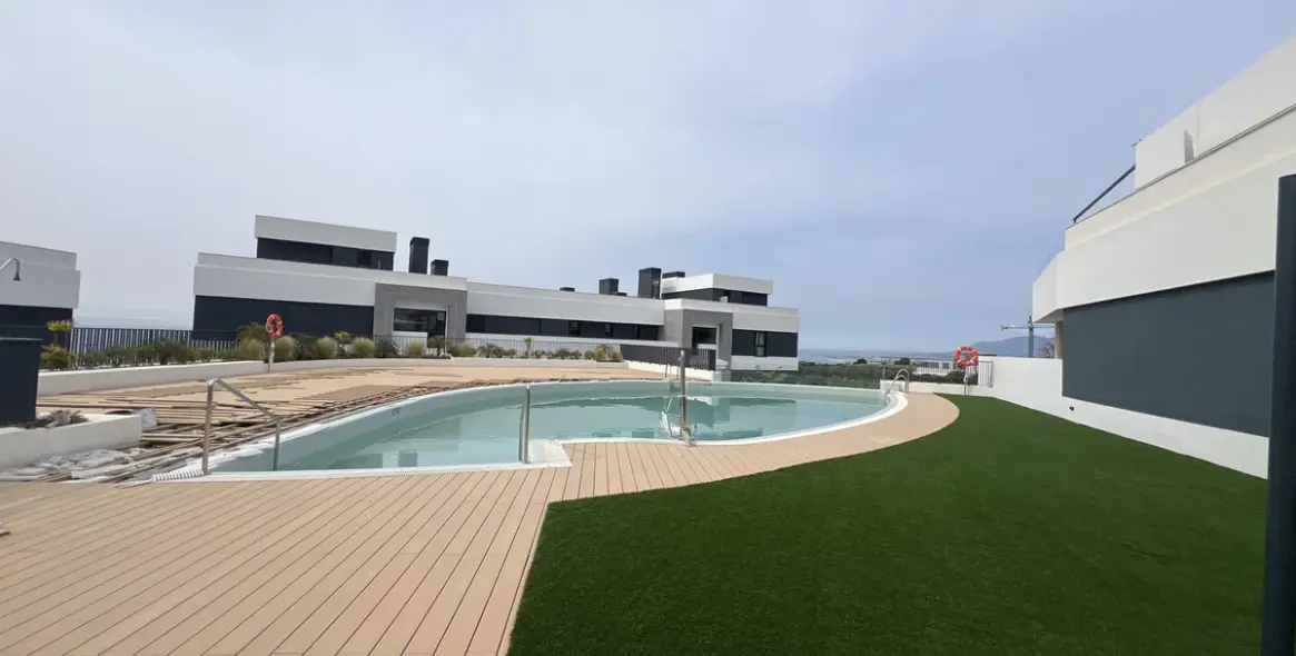 Sale of middle floor apartment in Altos de los Monteros 1