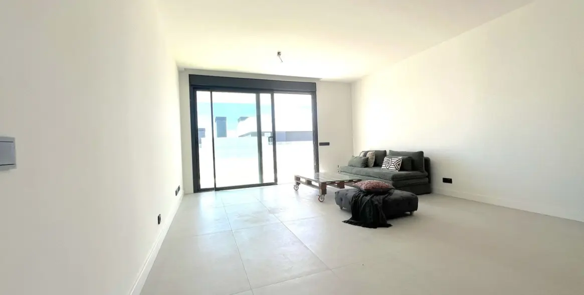 Sale of middle floor apartment in Altos de los Monteros 2
