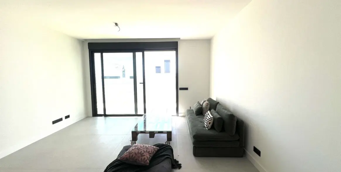 Sale of middle floor apartment in Altos de los Monteros 4