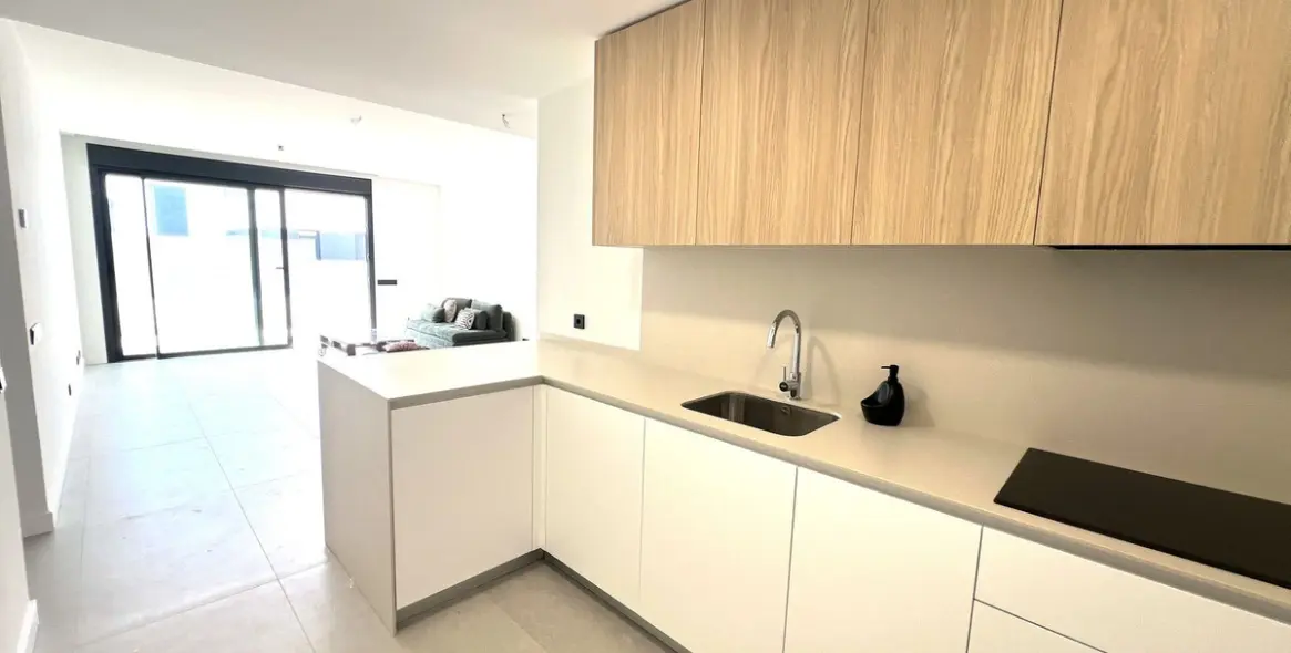Sale of middle floor apartment in Altos de los Monteros 5