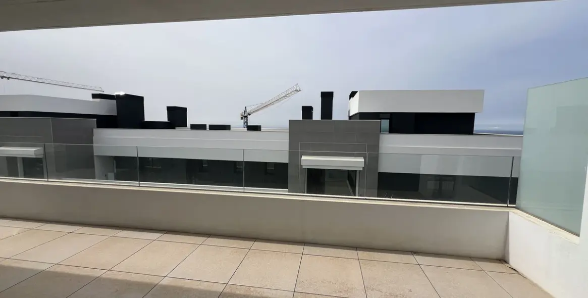 Sale of middle floor apartment in Altos de los Monteros 12