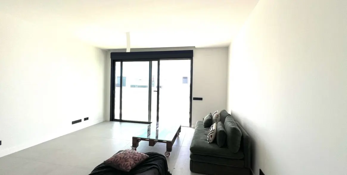 Sale of middle floor apartment in Altos de los Monteros 17