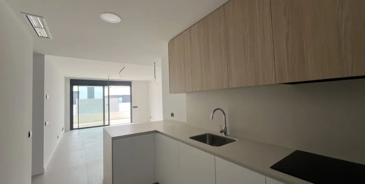 Sale of middle floor apartment in Altos de los Monteros 18
