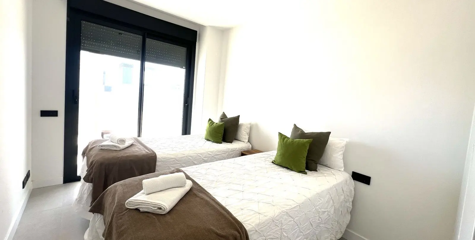 Sale of middle floor apartment in Altos de los Monteros 9