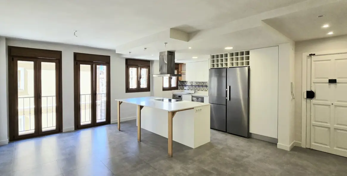 Sale of middle floor apartment in Málaga Centro 2