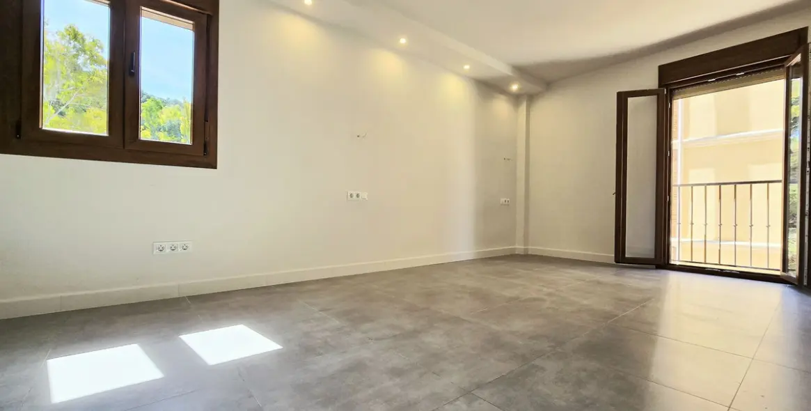 Sale of middle floor apartment in Málaga Centro 3