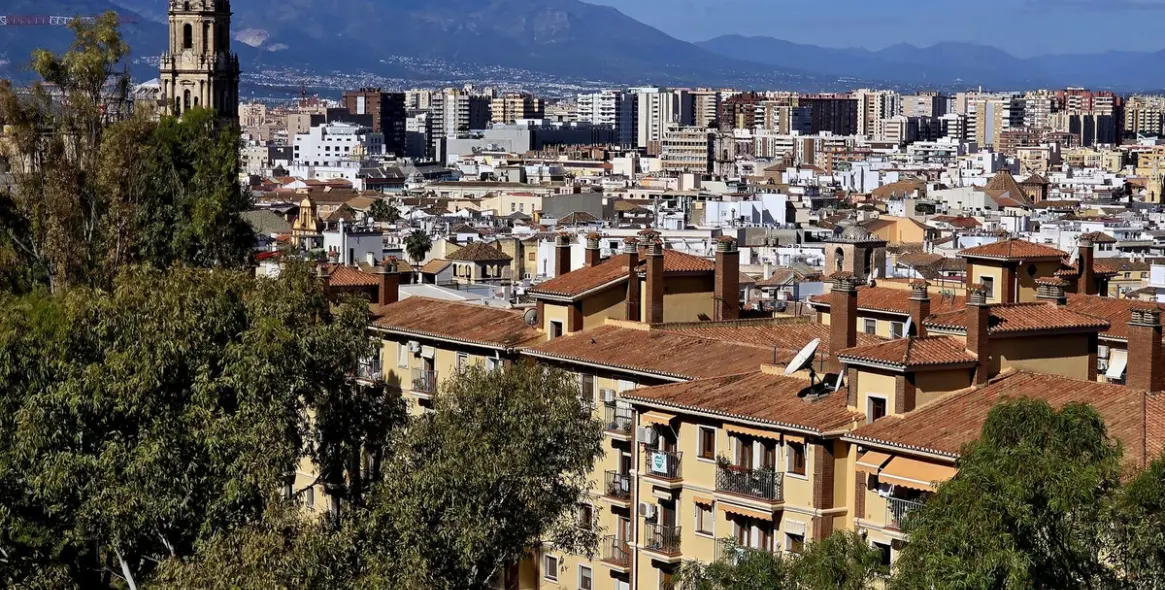 Sale of middle floor apartment in Málaga Centro 6
