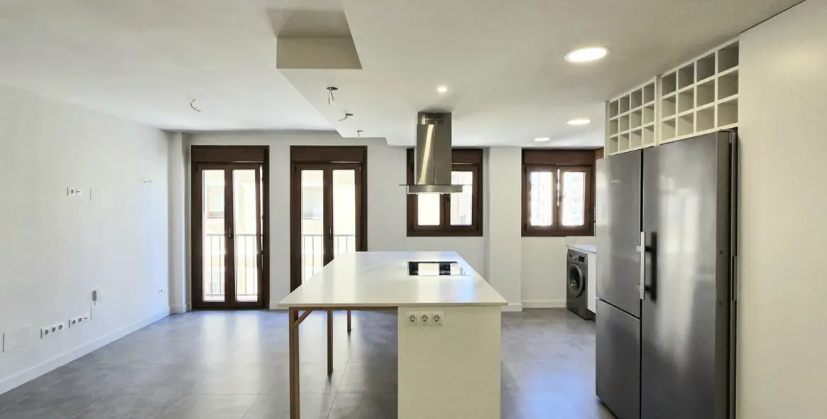 Sale of middle floor apartment in Málaga Centro 10
