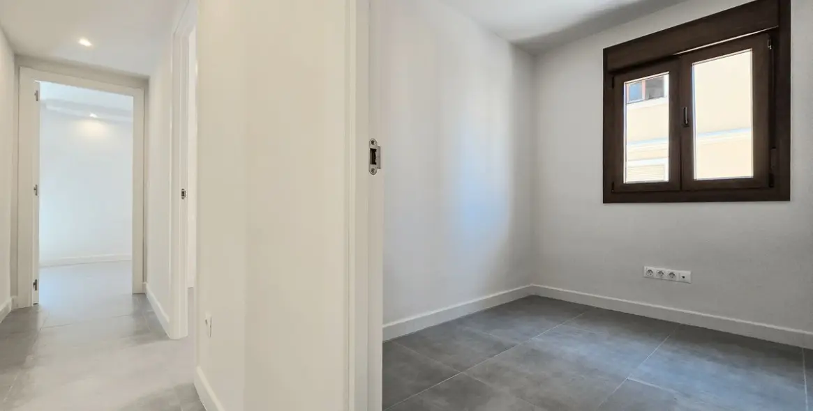 Sale of middle floor apartment in Málaga Centro 18