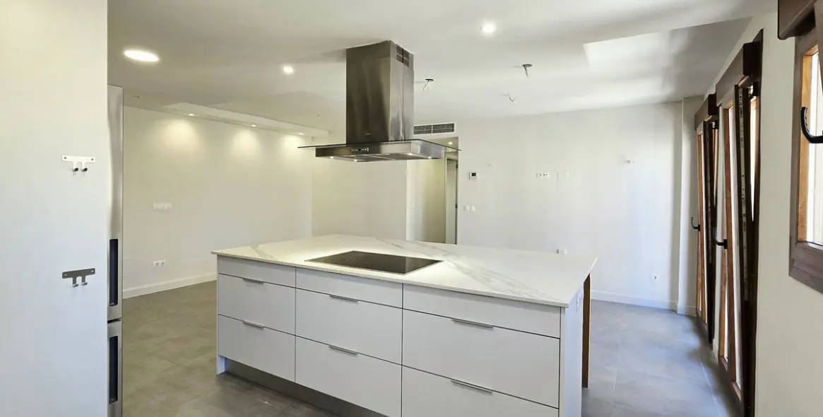 Sale of middle floor apartment in Málaga Centro 21