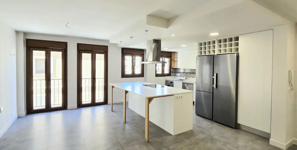 Sale of middle floor apartment in Málaga Centro 22