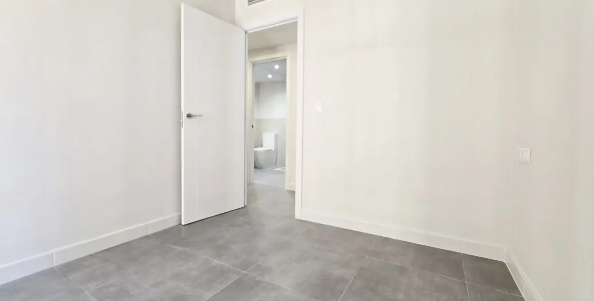 Sale of middle floor apartment in Málaga Centro 23