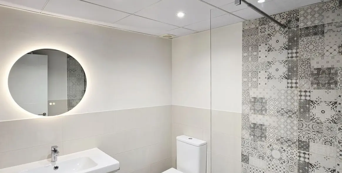 Sale of middle floor apartment in Málaga Centro 26