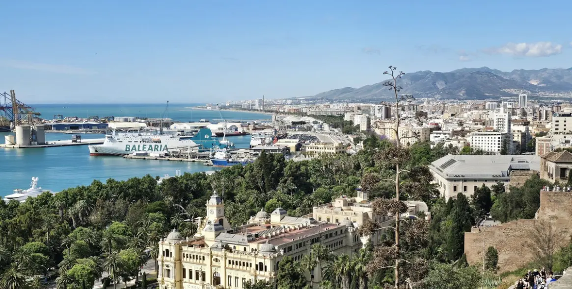 Sale of middle floor apartment in Málaga Centro 34