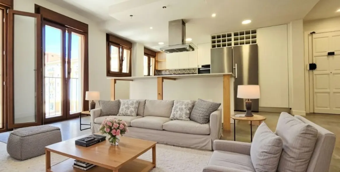 Sale of middle floor apartment in Málaga Centro 42