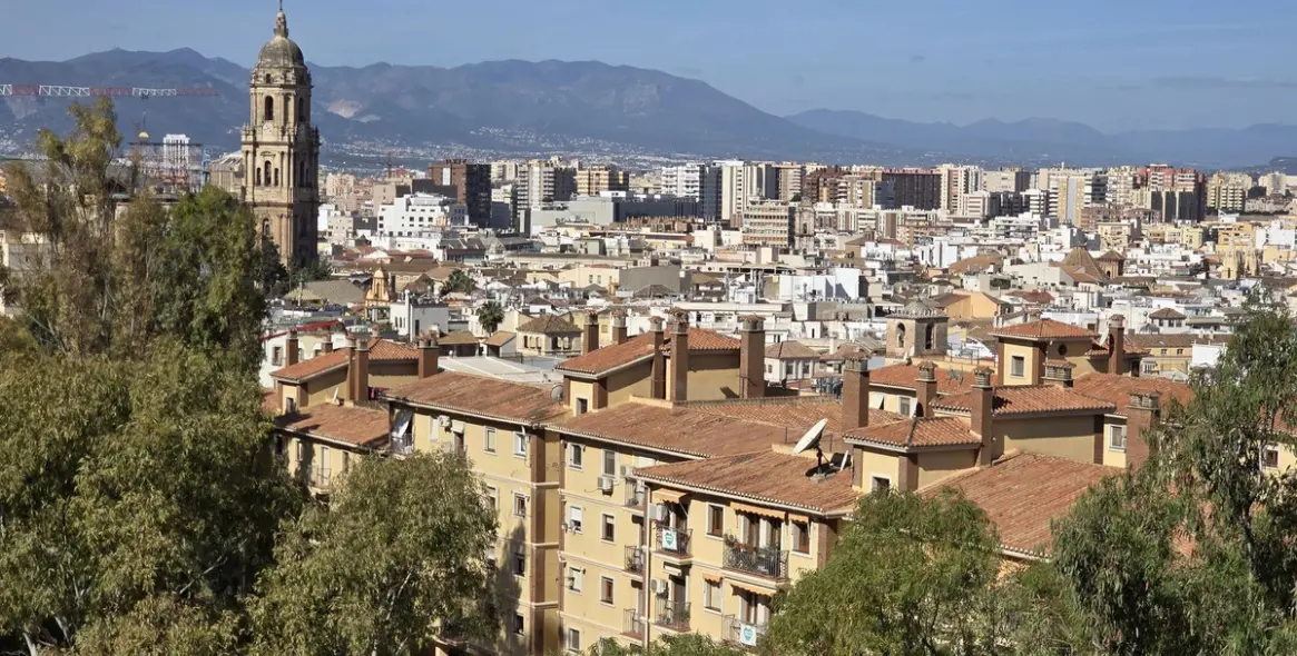 Sale of middle floor apartment in Málaga Centro 45