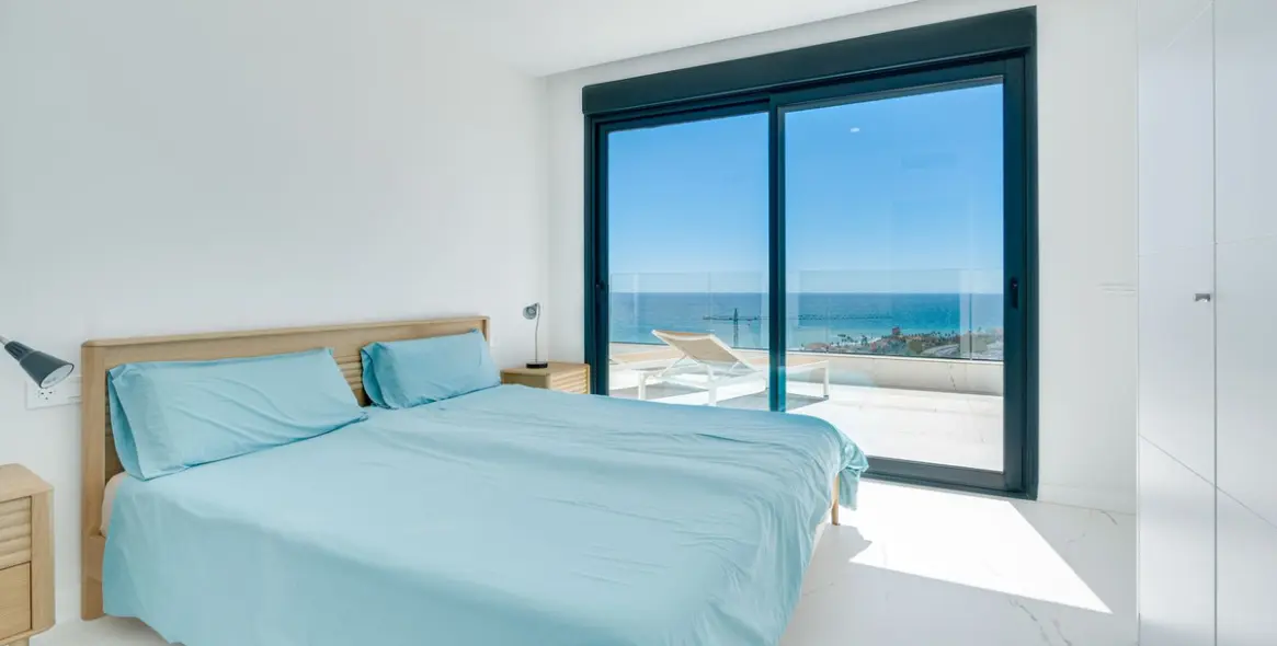 Sale of penthouse in Casares Playa 10