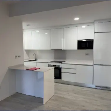 Sale of middle floor apartment in Estepona