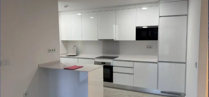 Sale of middle floor apartment in Estepona 4