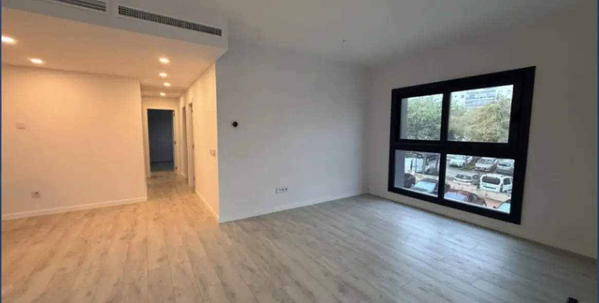 Sale of middle floor apartment in Estepona 10