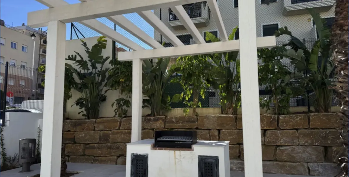 Sale of middle floor apartment in Estepona 18