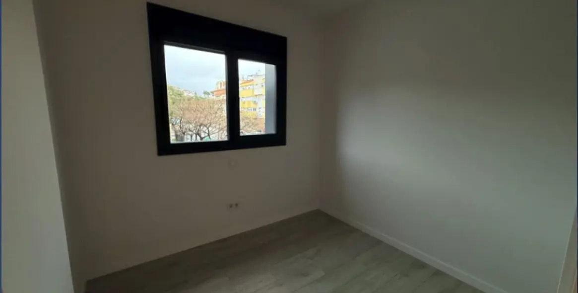 Sale of middle floor apartment in Estepona 24