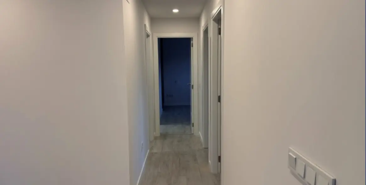 Sale of middle floor apartment in Estepona 28