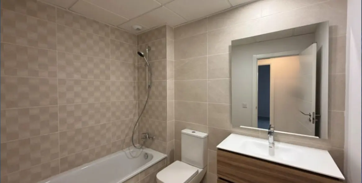 Sale of middle floor apartment in Estepona 29
