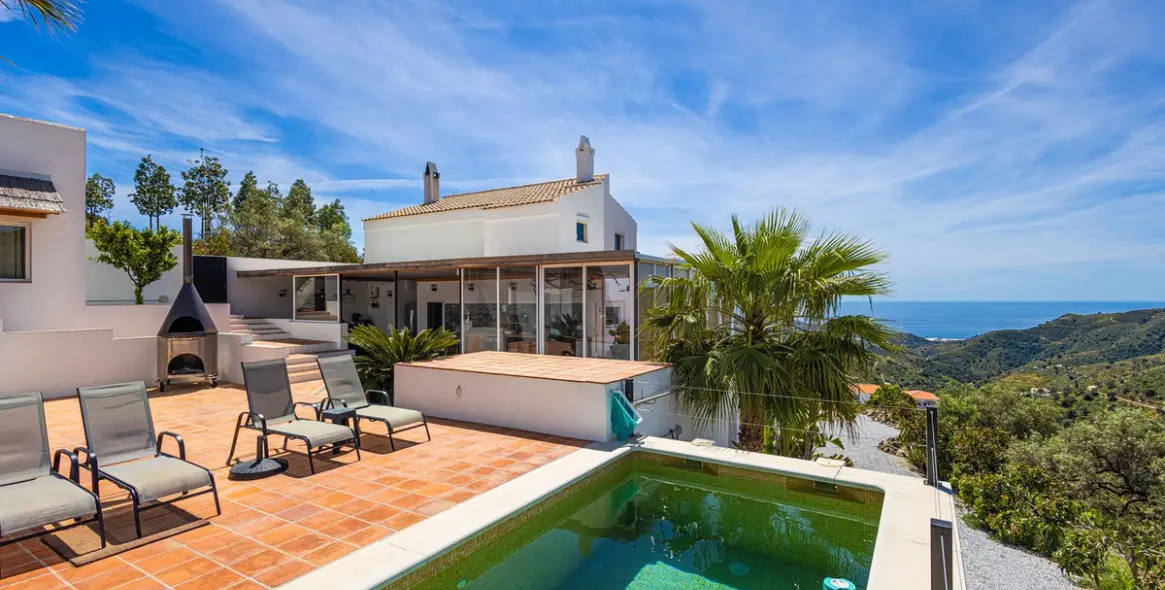 Sale of detached villa in Cómpeta 1