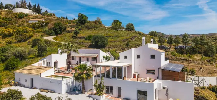 Sale of detached villa in Cómpeta 1