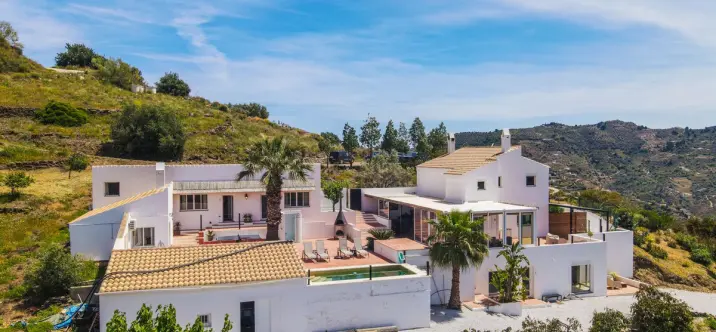 Sale of detached villa in Cómpeta 2