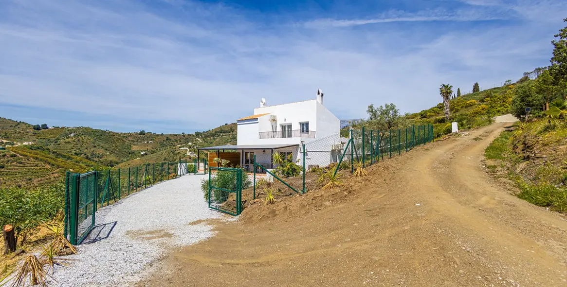 Sale of detached villa in Cómpeta 106