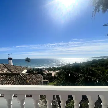 Sale of detached villa in El Chaparral