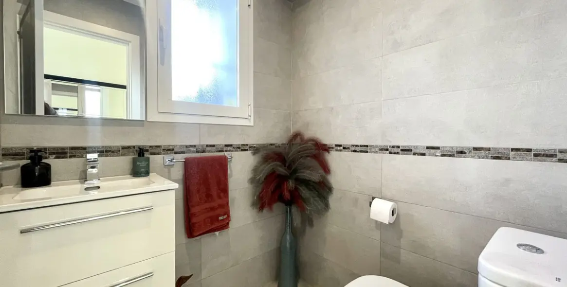 Sale of detached villa in El Chaparral 24